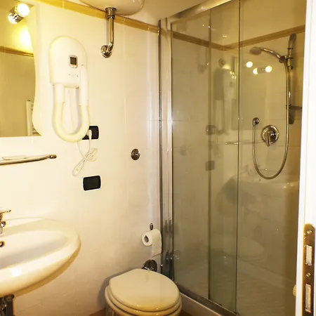 Sixtythree Bed & Breakfast 3*