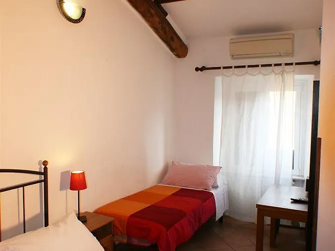 Alojamento de Acomodação e Pequeno-almoço Sixtythree 3*