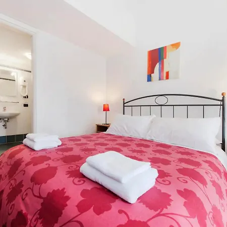 Sixtythree Bed & Breakfast 3*