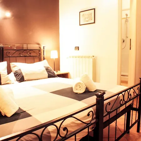 Sixtythree Bed & Breakfast 3*