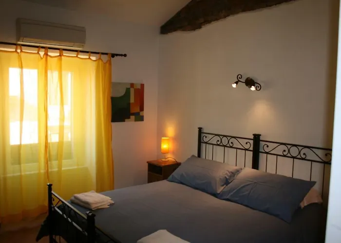 Sixtythree Couette-café