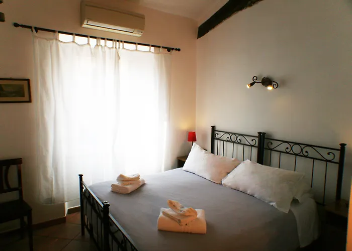 Sixtythree Couette-café